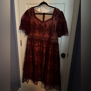 Women’s Burgundy Lace Midi Dress Wedding Guest